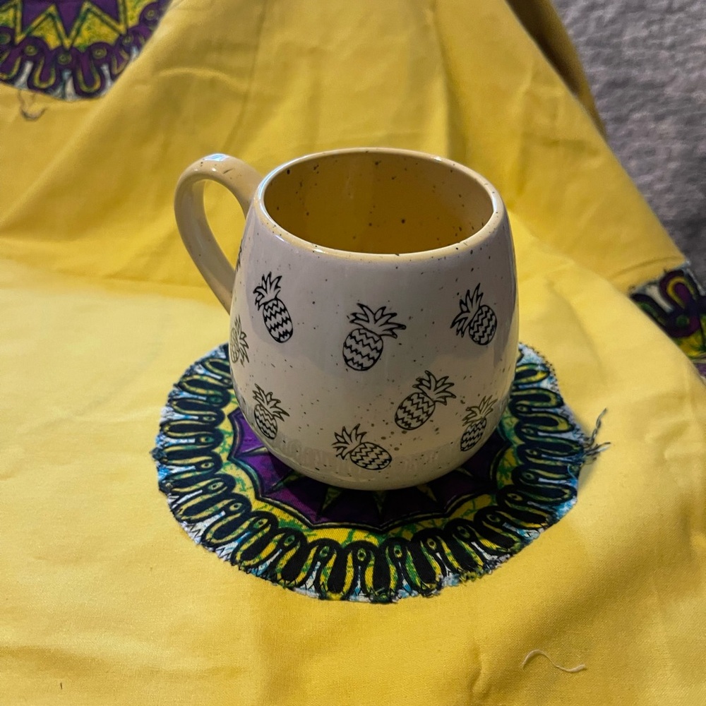 Pineapple decorated mug
